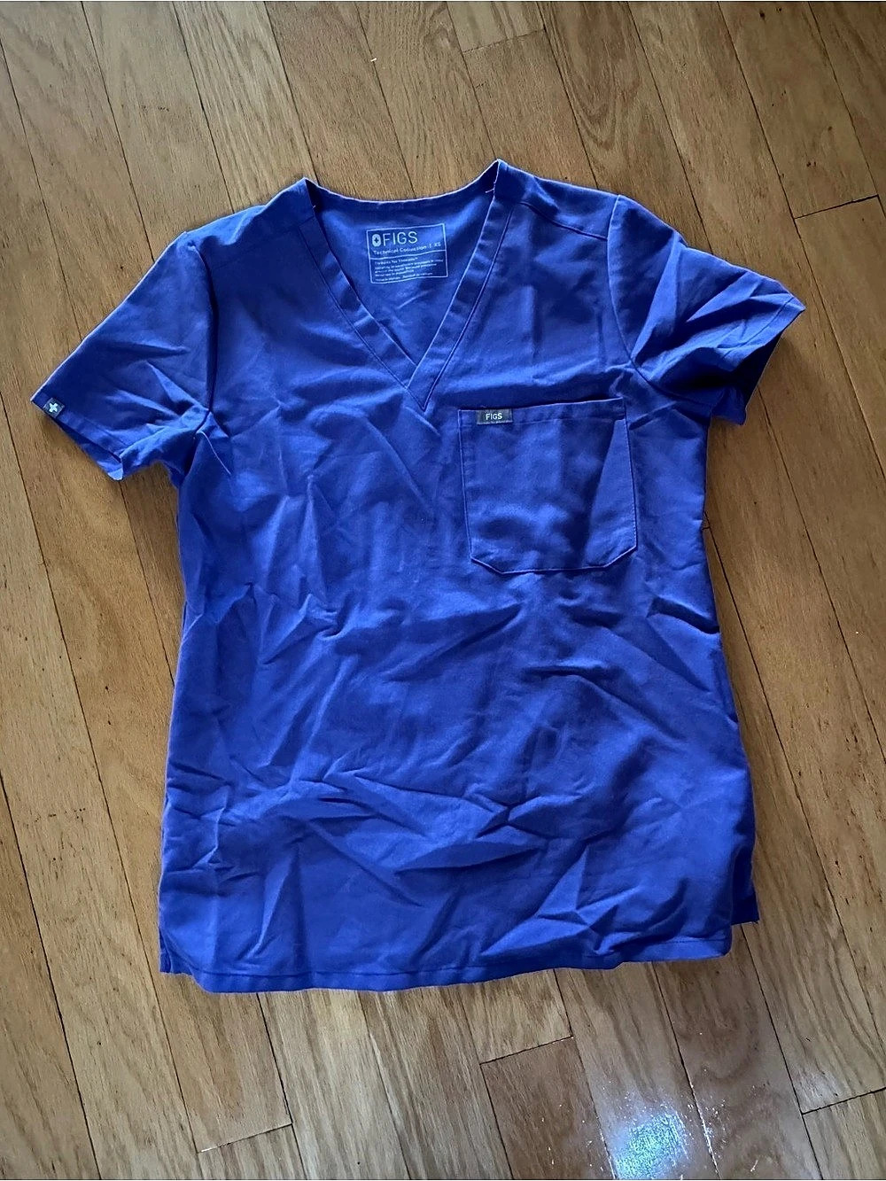 FIGS Technical Collection V-Neck Scrub Top in purple Size XS